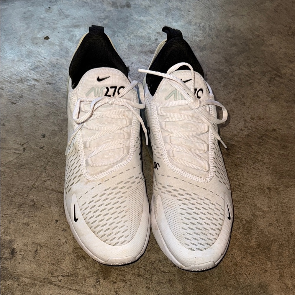 Nike air max White with Black and clear bubble Sleek Sneakers